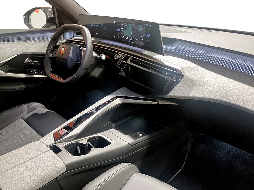 Bild på GT Hybrid 145hk Aut - NYA VINTERHJUL INGÅR!