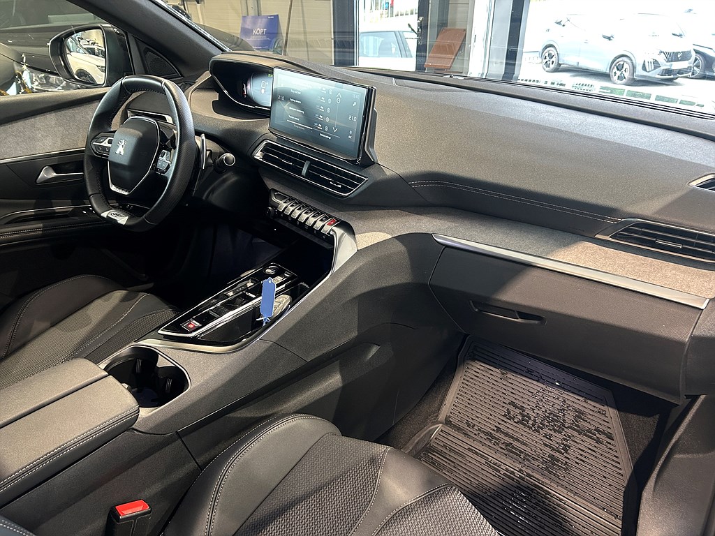Bild på GT 1.2 PT 130hk Aut - B-KAMERA,NAVI,CARPLAY