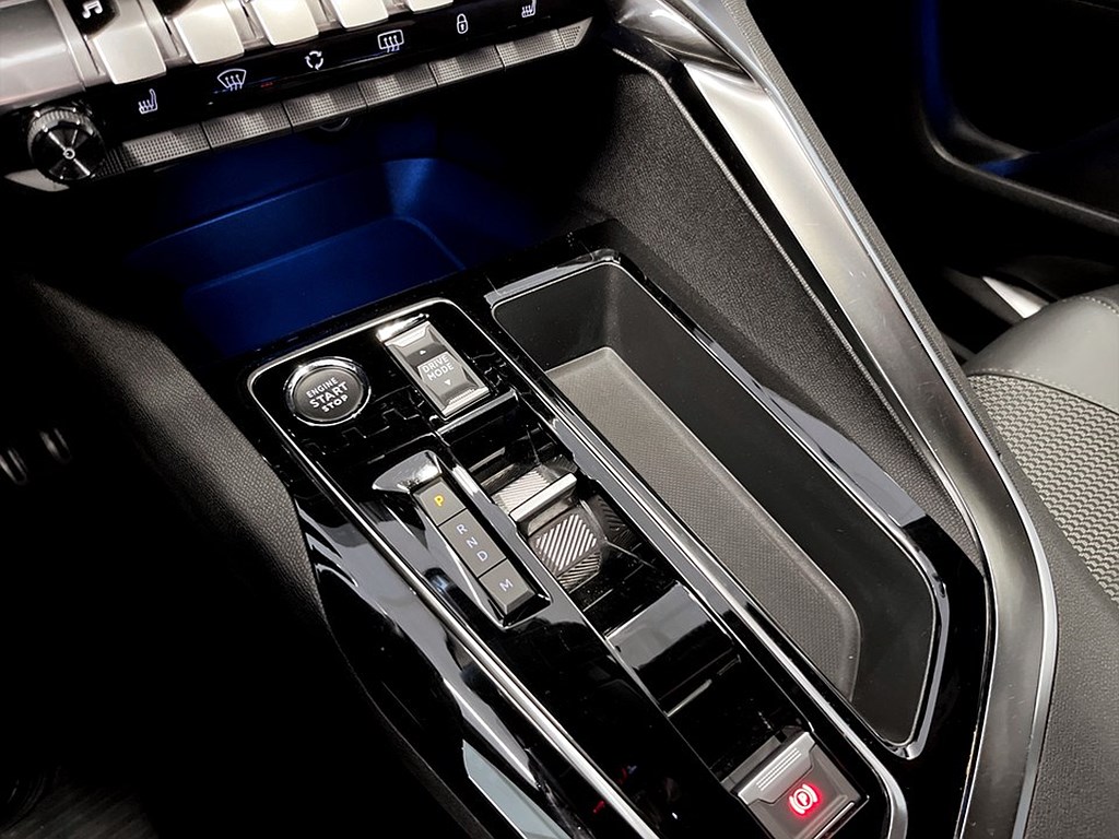 Bild på GT 1.2 PT 130hk Aut - B-KAMERA, CARPLAY