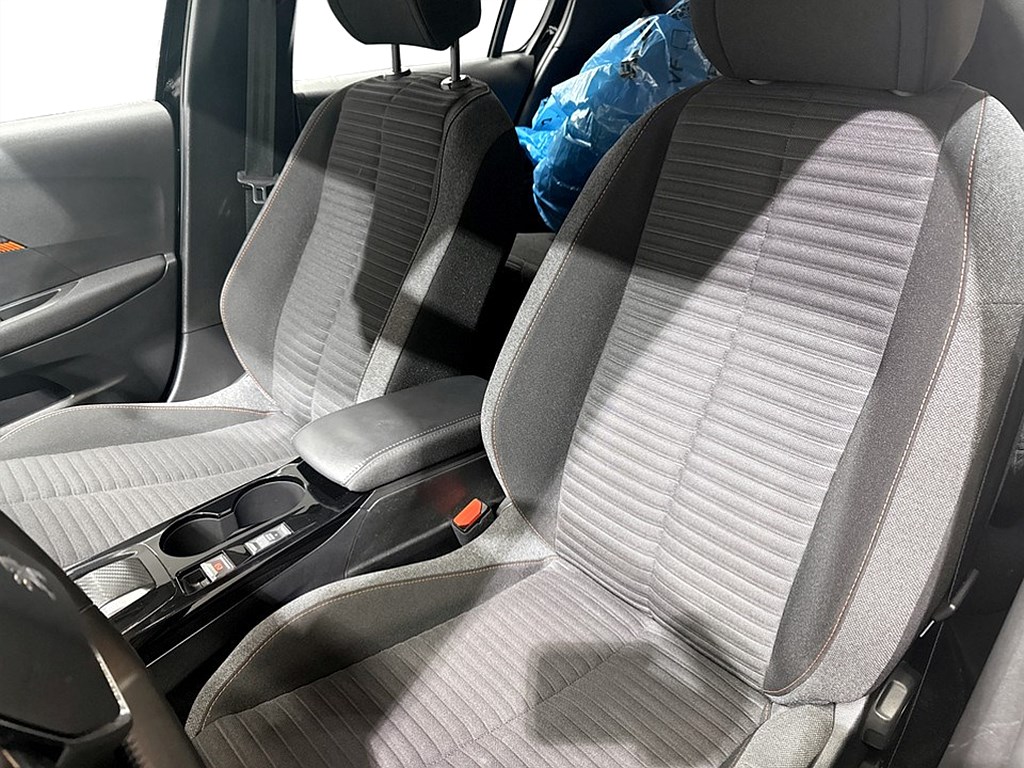 Bild på Active Pack 1.2 PT 100hk Aut - CARPLAY, FARTHÅLLARE