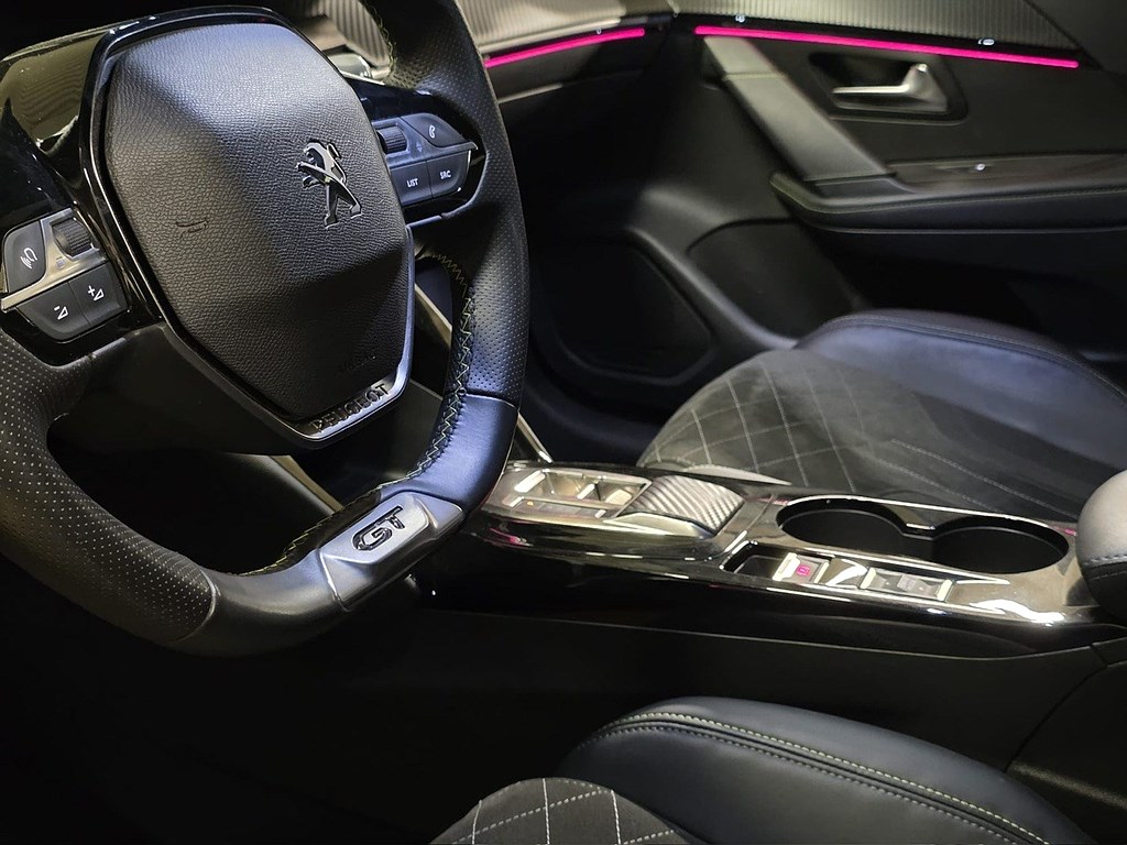 Bild på GT 1.2 PT 130hk Aut - B-KAMERA, CARPLAY