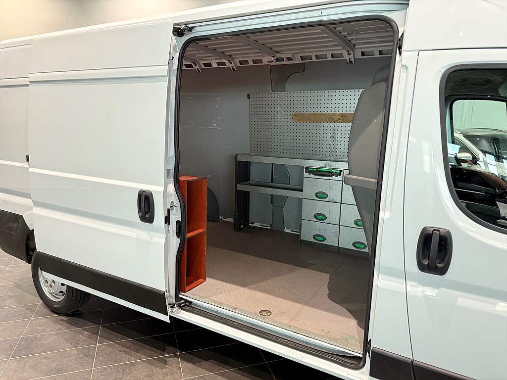 Bild på PRO+ 2.2 BHDi 165hk L3H2 - B-KAMERA, DRAG