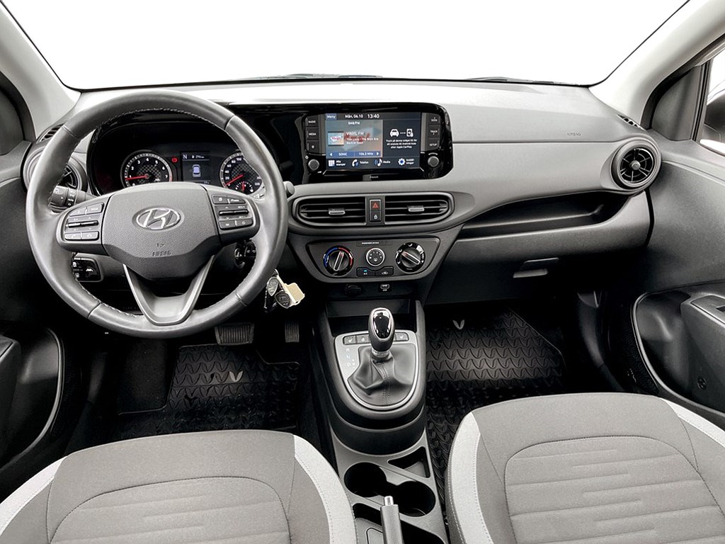 Bild på Essential 1.0 Blue 67hk Aut - CARPLAY, RATTVÄRME