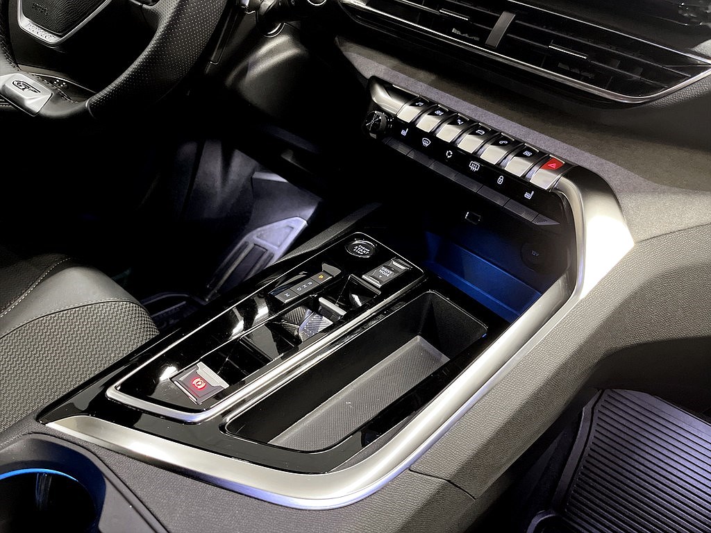 Bild på GT 1.2 PT 130hk Aut - B-KAMERA, CARPLAY