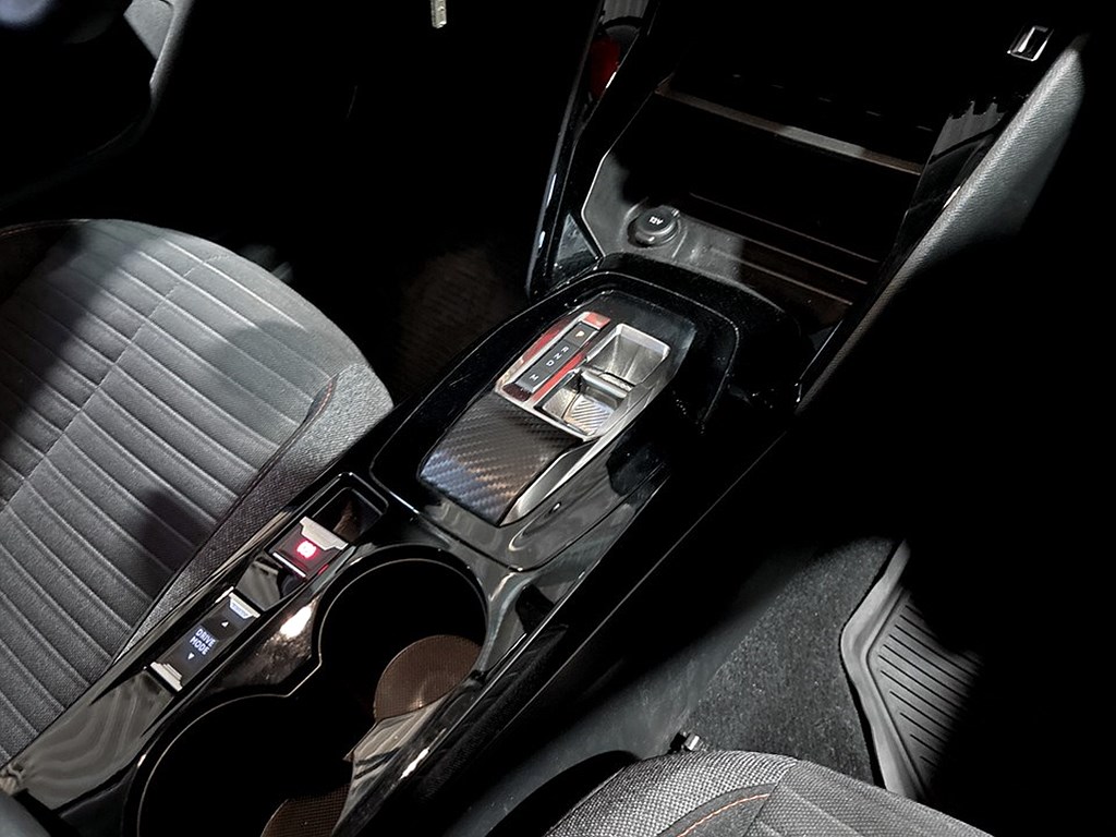 Bild på Active Pack 1.2 PT 100hk Aut - CARPLAY, BACKSENSORER