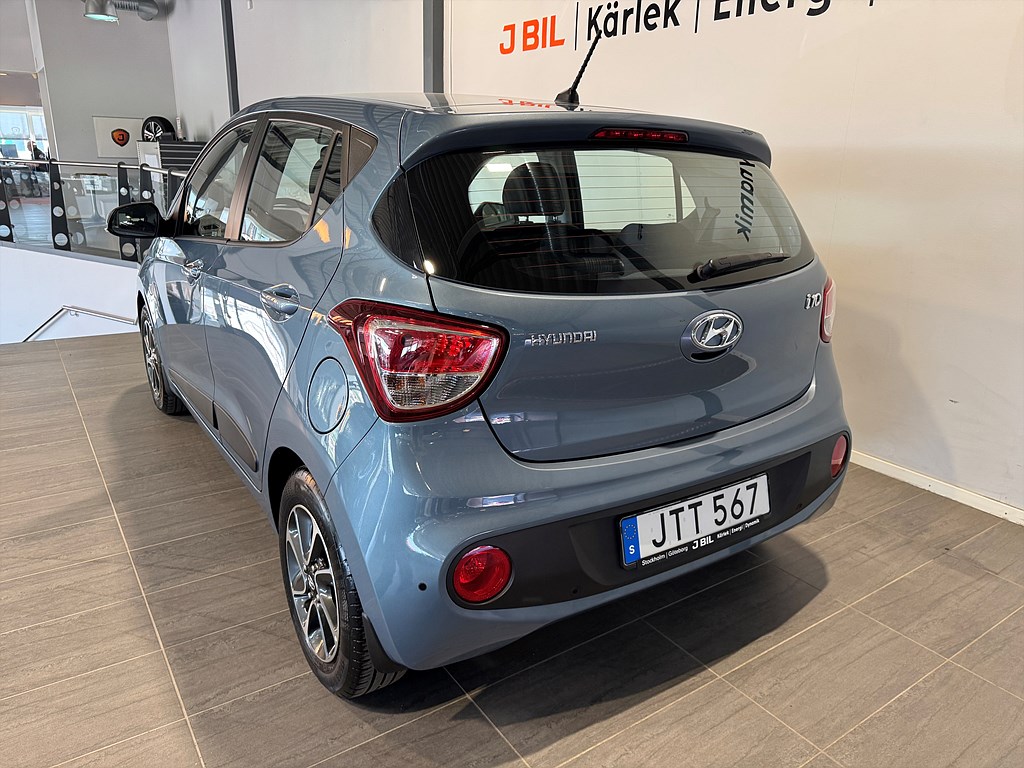 Bild på Premium 1.0 Blue 67hk Aut - RATTVÄRME, P-SENSORER BAK