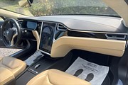 Tesla MODEL S FreeCharge Panorama