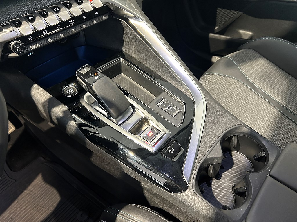Bild på Allure Pack Hybrid4 300hk Aut AWD - B-KAMERA, CARPLAY