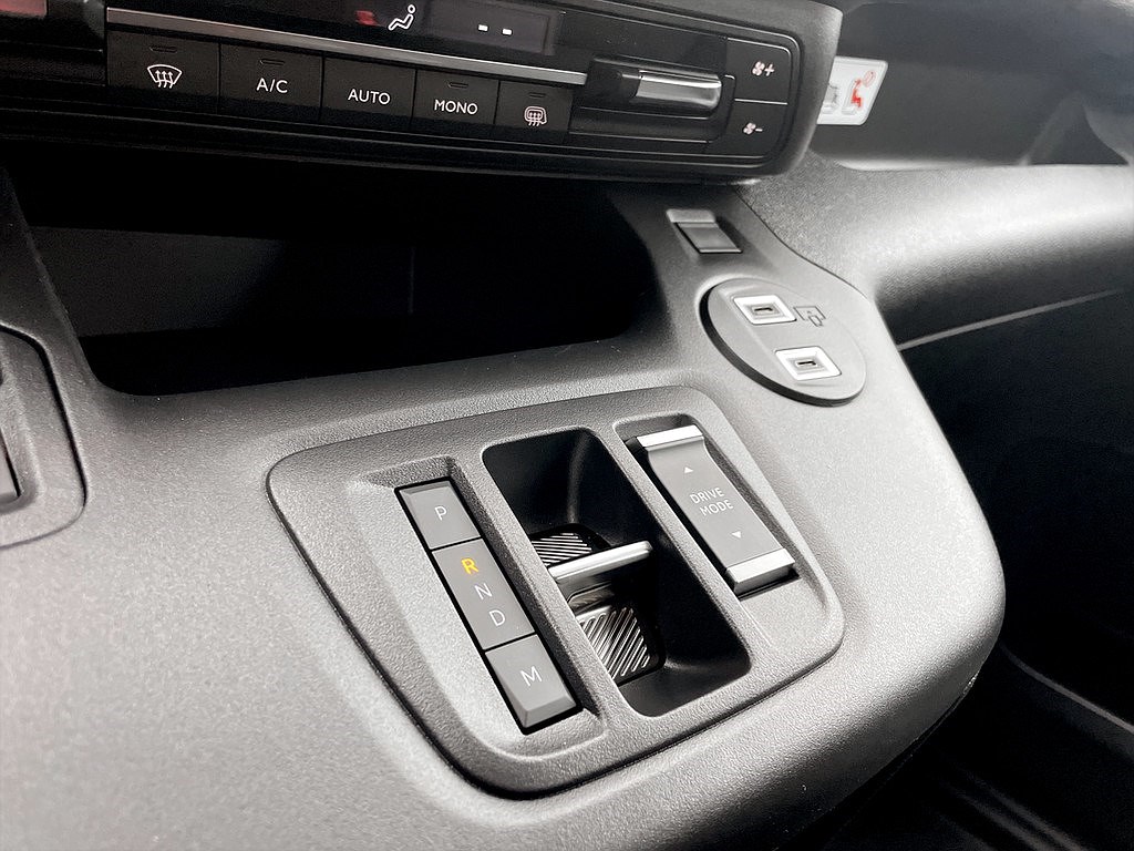 Bild på Crew Cab 1,5 BlueHDi 130hk Aut - EDITION! SERVICE & VINTERHJUL INGÅR!
