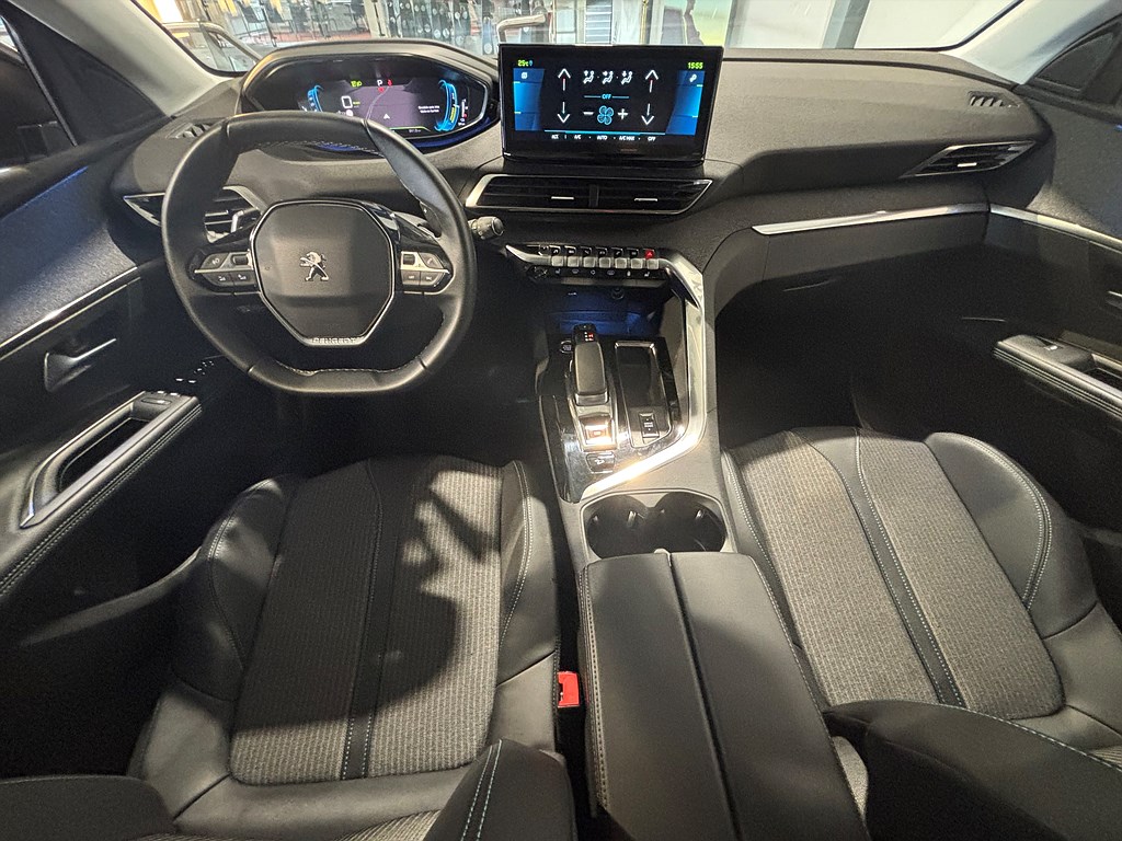Bild på Allure Hybrid4 300hk Aut AWD - B-KAMERA, NAVI