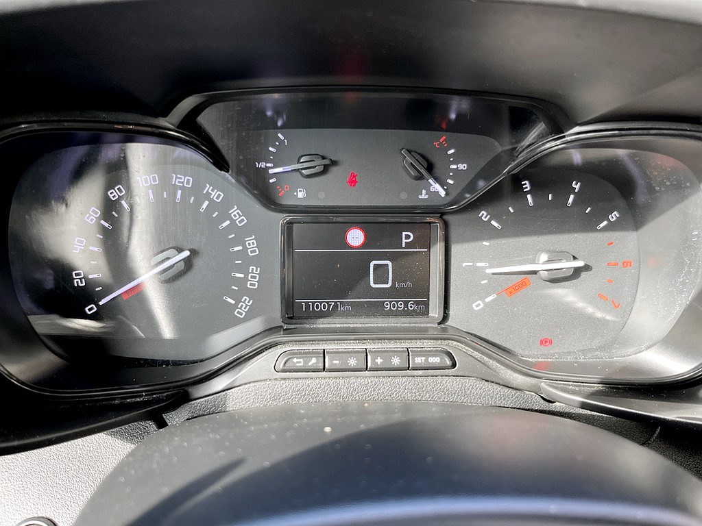 Bild på Business Premium 1.5 BHDi 130hk Aut L1 - DRAG, M-VÄRM