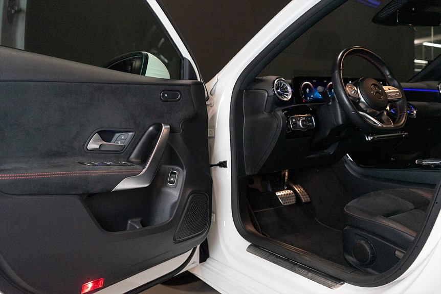 Mercedes-Benz A 250 e AMG Version Advanced 218hk