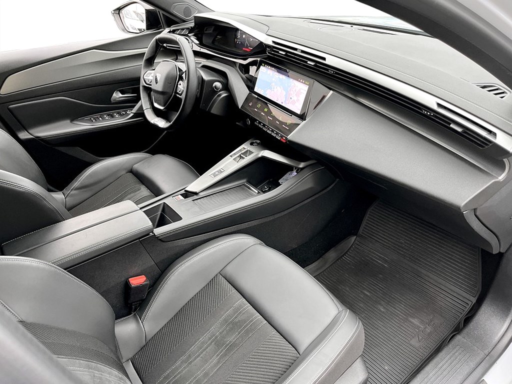 Bild på GT 1.2 PT 130hk Aut - B-KAMERA, CARPLAY