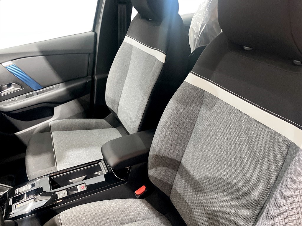 Bild på Feel 50kWh 136hk Aut - CARPLAY, FARTHÅLLARE