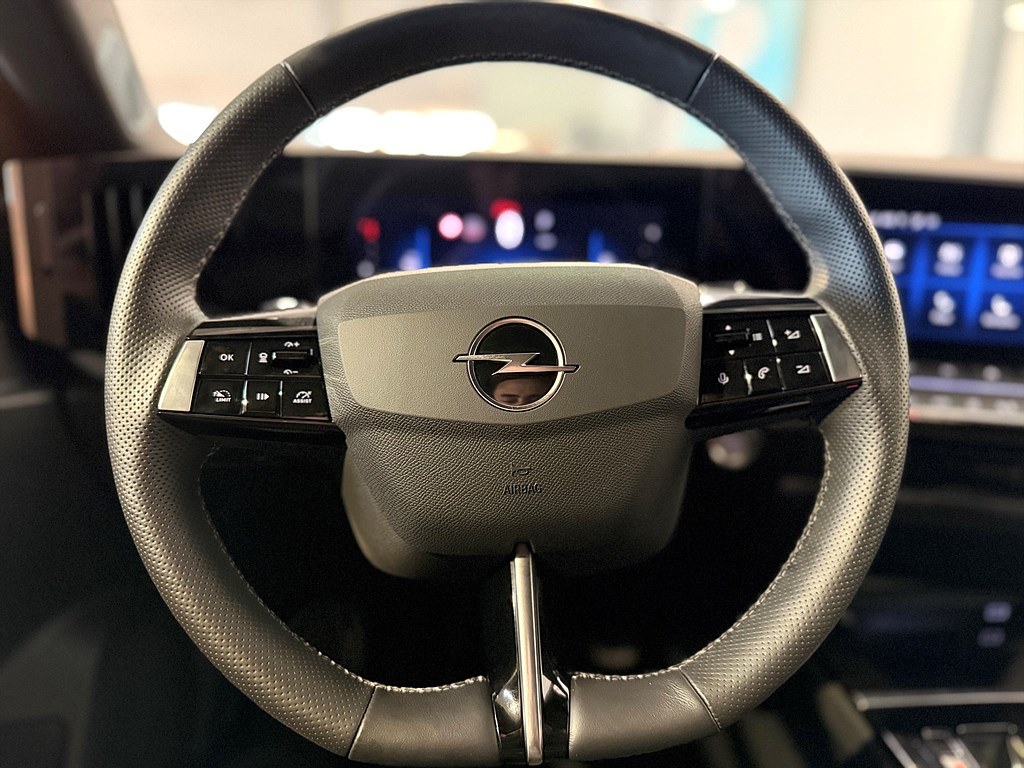 Bild på ST GS 1.2 PT 130hk Aut - B-KAMERA, CARPLAY, RATTVÄRME