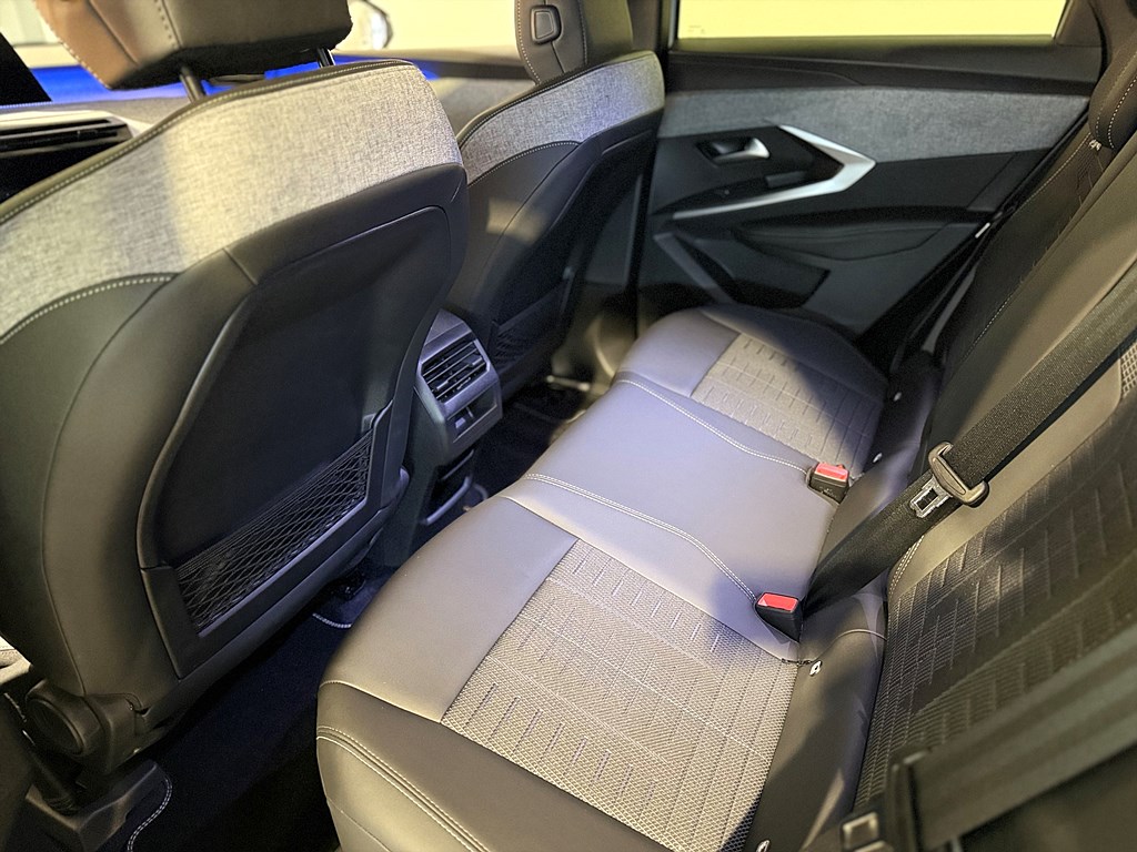 Bild på GT Hybrid 145hk Aut - B-KAMERA,RATTVÄRME,CARPLAY