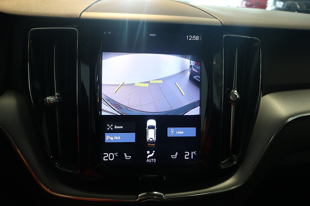 Bild på Momentum B4 197hk Aut AWD - B-KAMERA,CARPLAY