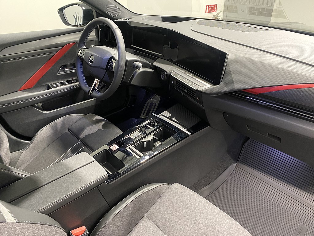 Bild på GS Line Plus+ PHEV 180hk Aut - DEMO