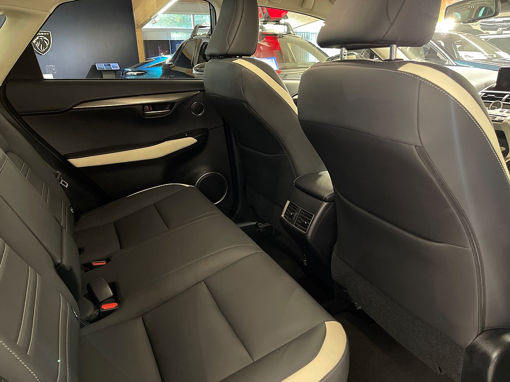 Bild på 300h AWD E-CVT Kyushi Edition 197hk Aut - NAV , BACKKAMERA