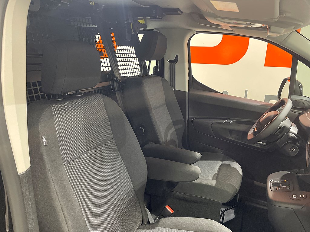 Bild på Crew Cab 1,5 BlueHDi 130hk Aut - EDITION! SERVICE & VINTERHJUL INGÅR!