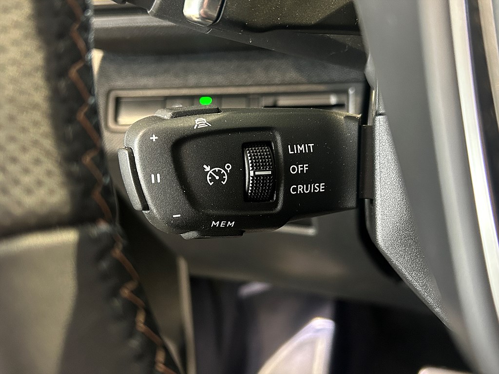 Bild på GT 1.2 PT 130hk Aut - B-KAMERA,NAVI,CARPLAY