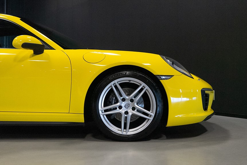Porsche 911 991.2 Carrera 4 PDK 370hk
