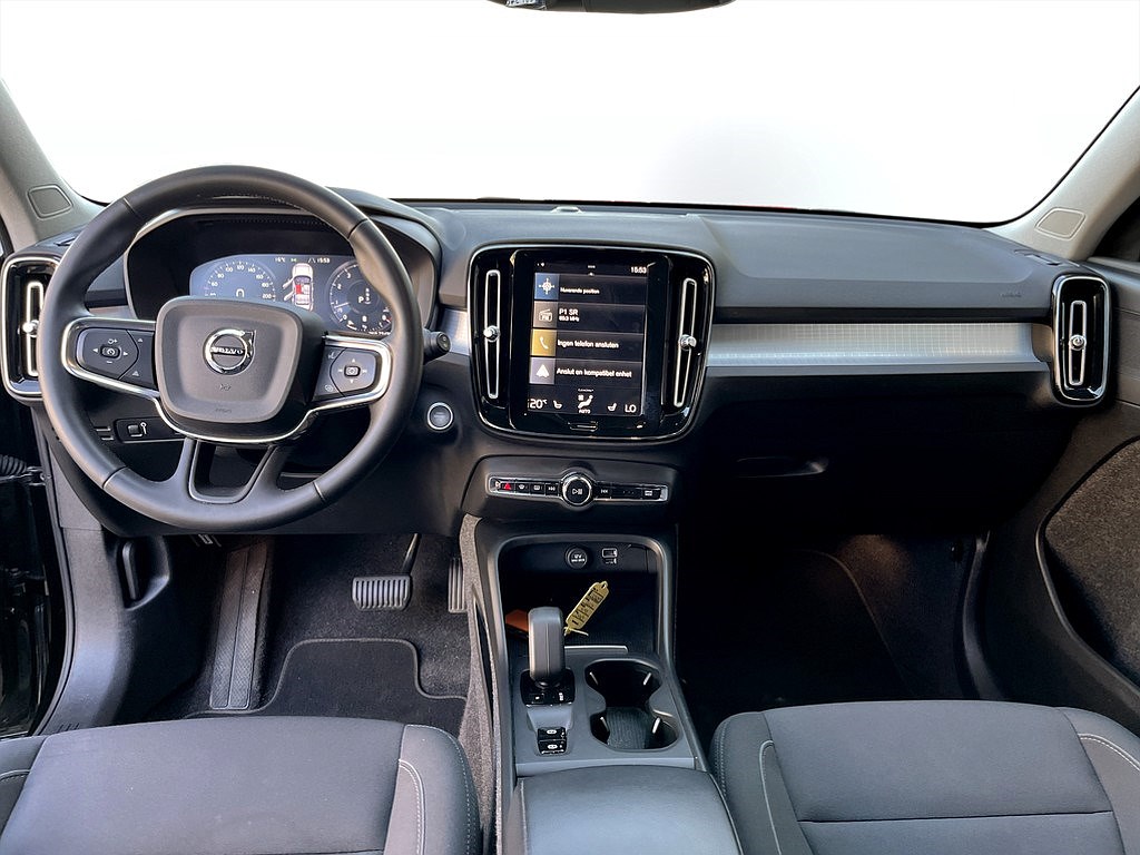 Bild på Momentum B4 197hk Aut - B-KAMERA, CARPLAY