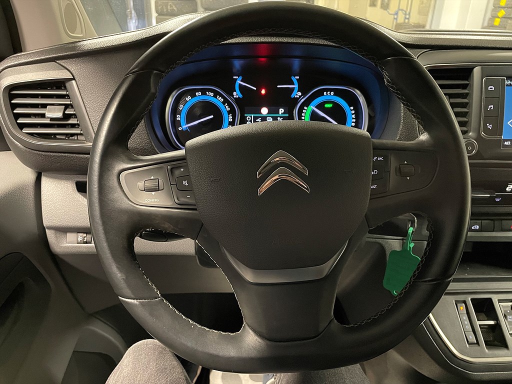 Bild på Business Premium 75kWh 136hk Aut L2 - DRAG,B-KAMERA