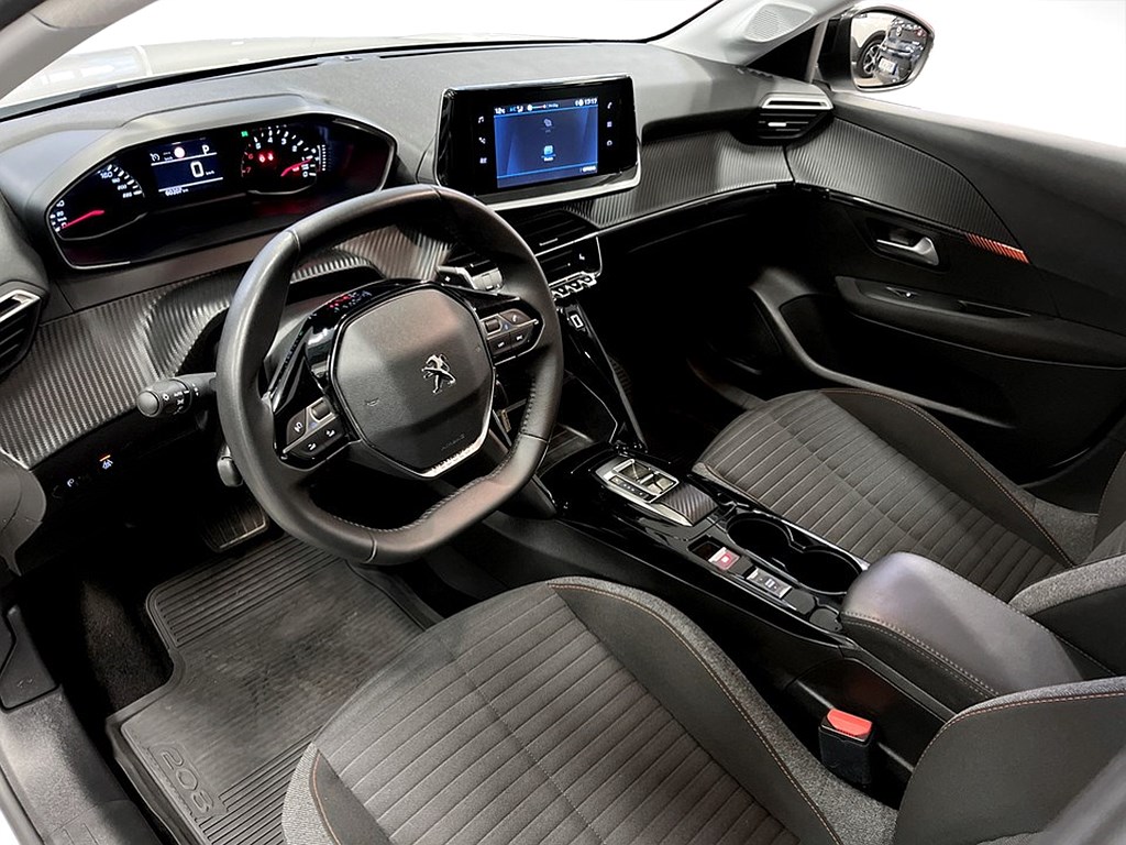 Bild på Active Pack 1.2 PT 100hk Aut - CARPLAY, FARTHÅLLARE