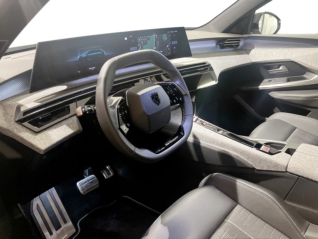 Bild på GT Hybrid 145hk Aut - NYA VINTERHJUL INGÅR!