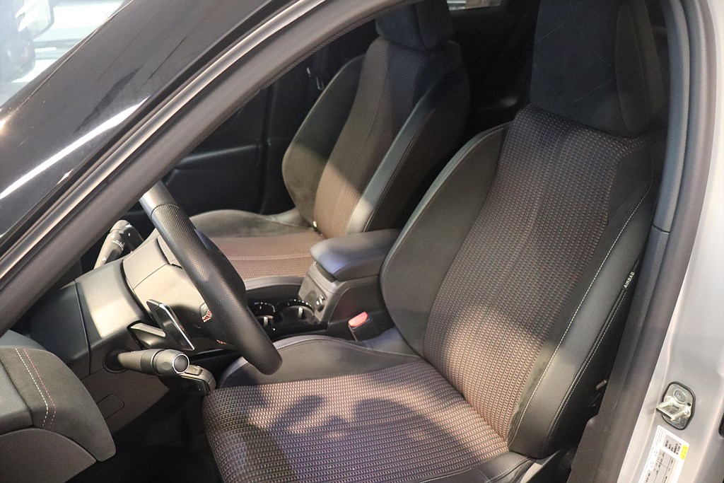 Bild på Performance 1.2 PT 155hk Aut - B-KAMERA,CARPLAY
