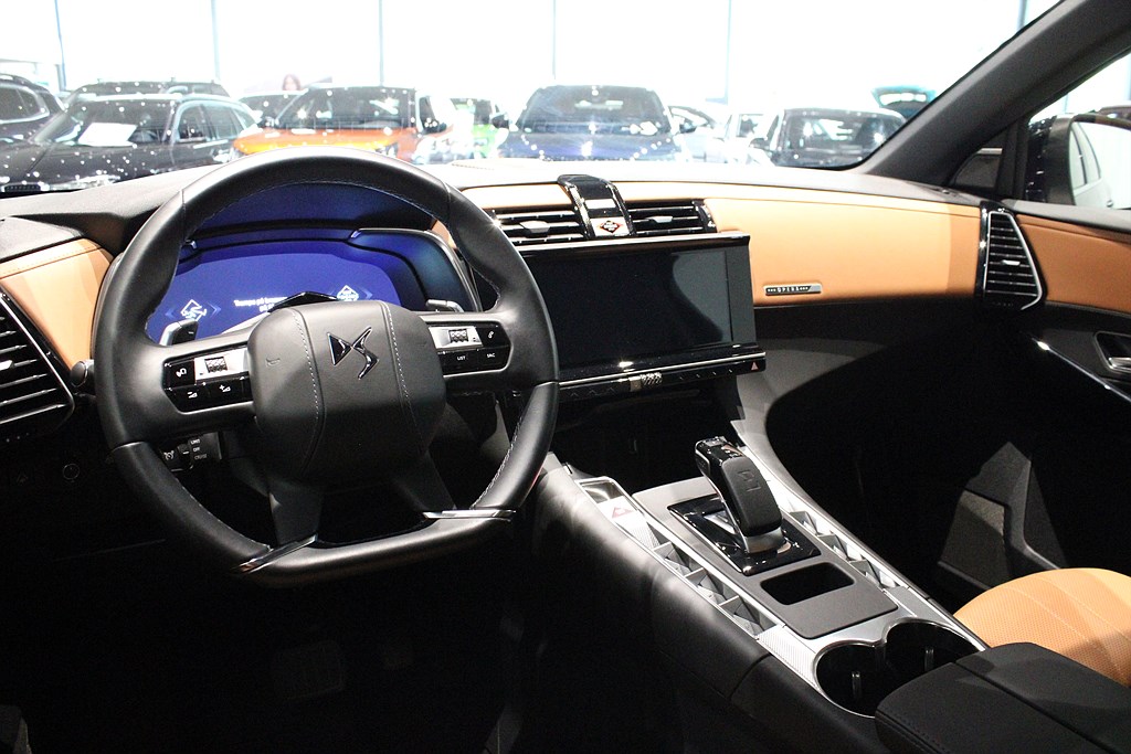 Bild på Exclusive Opera E-Tense 4x4 300hk Aut AWD - PANO, B-KAMERA, NAV