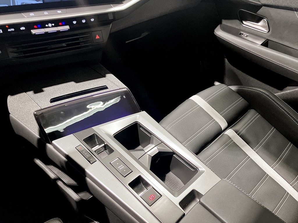 Bild på Ultimate GS Hybrid 136hk Aut - DEMO