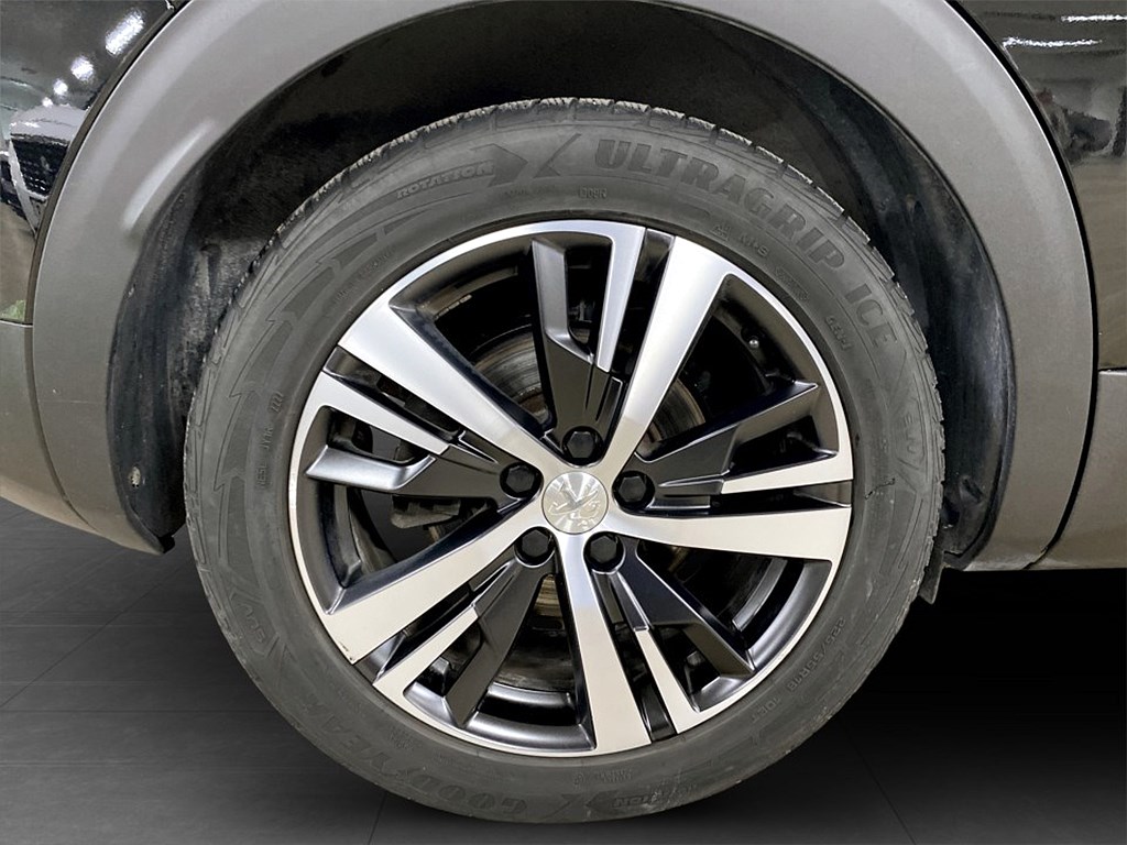 Bild på Allure Pack Hybrid4 300hk Aut 4WD - B-KAMERA, PANO