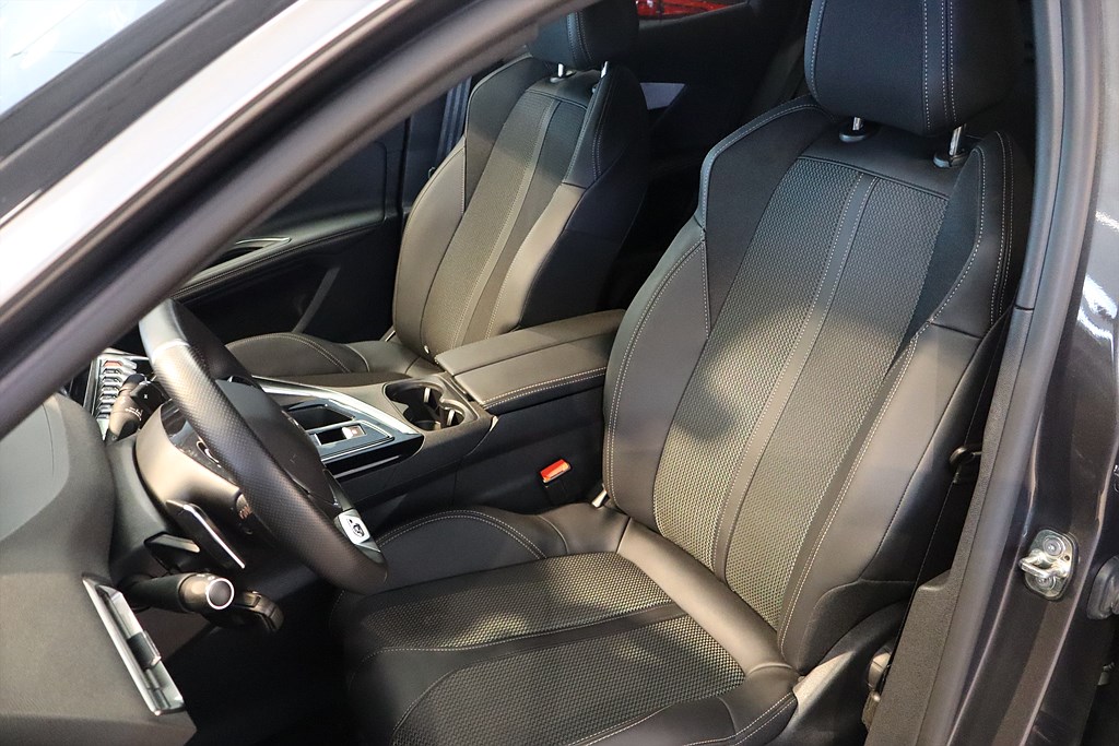 Bild på GT 1.2 PT 130hk Aut - B-KAMERA, CARPLAY