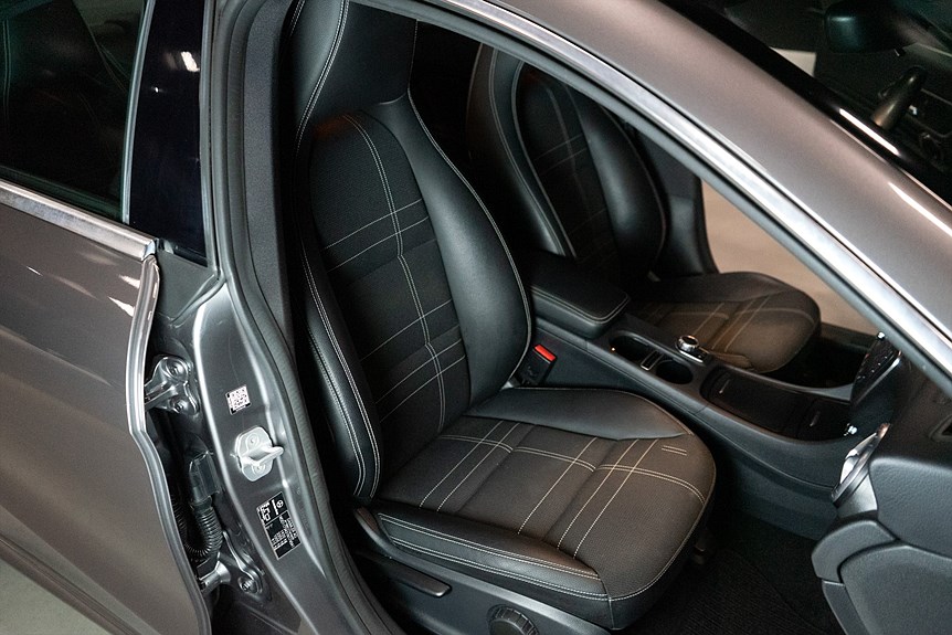 Mercedes-Benz CLA 200 Coupé 156hk