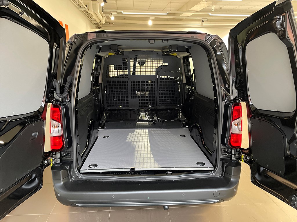 Bild på Crew Cab 1,5 BlueHDi 130hk Aut - EDITION! SERVICE & VINTERHJUL INGÅR!