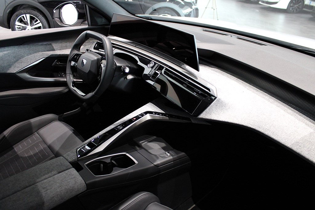 Bild på GT Hybrid 145hk Aut - B-KAMERA,CARPLAY,NAV