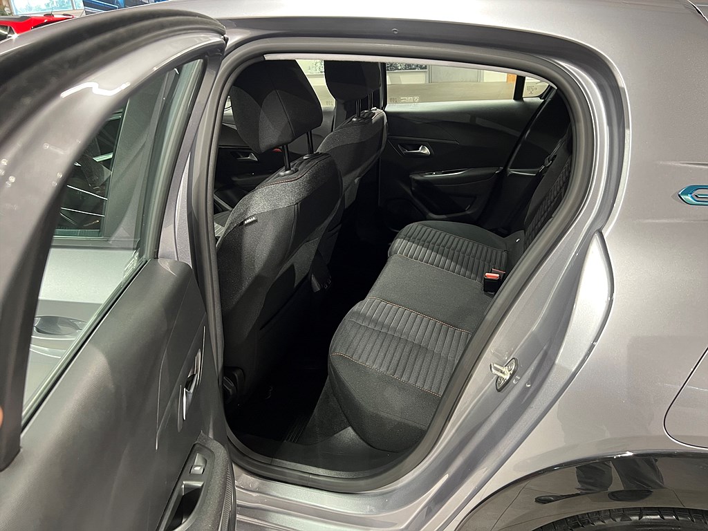 Bild på Active Pack 50kWh 136hk Aut - P-SENSORER BAK, CARPLAY