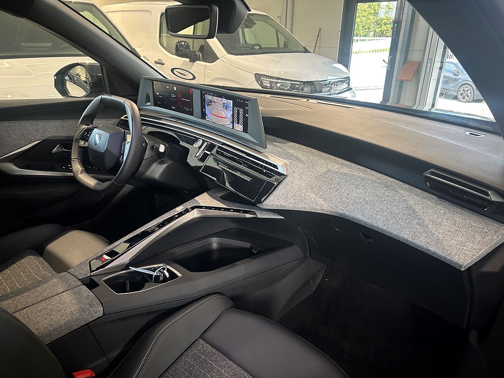 Bild på Allure Hybrid 145hk Aut - 7-SITS, B-KAMERA, CARPLAY