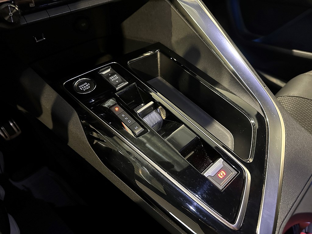 Bild på GT 1.2 PT 130hk Aut - B-KAMERA, CARPLAY