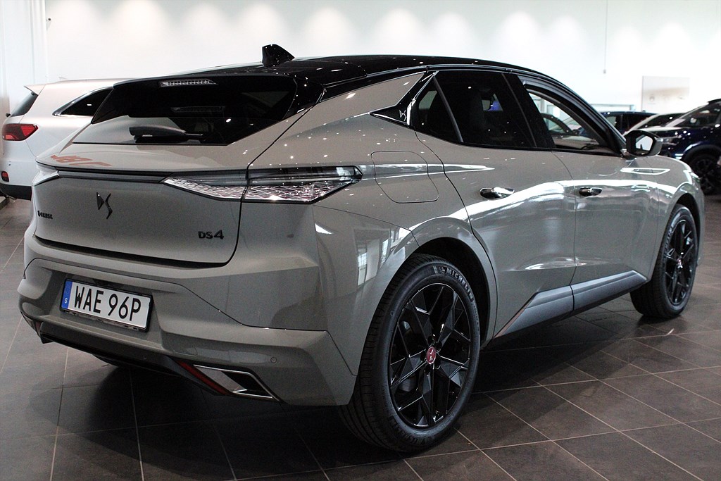 Bild på Performance Line E-Tense 225hk Aut - MOTORISERAD BAKLUCKA, B-KAMERA