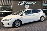 Toyota Auris Hybrid e-CVT, 136hk