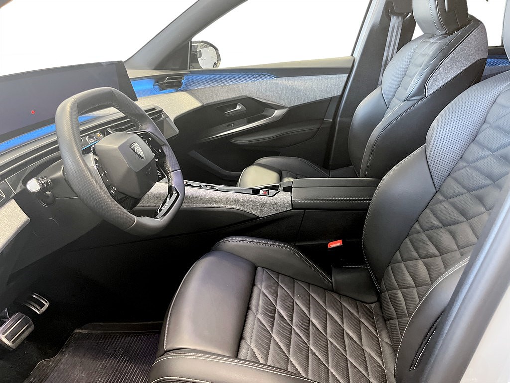 Bild på GT Ultimate HYBRID 136hk Aut - 7-SITS, 360-KAMERA