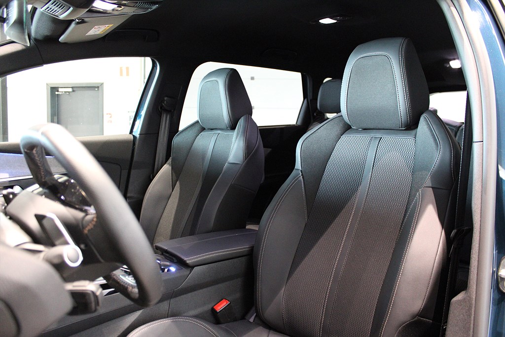 Bild på GT 1.2 PT 130hk Aut - 7-SITS,B-KAMERA,CARPLAY