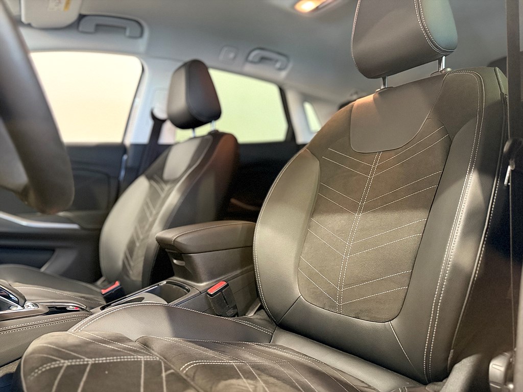 Bild på Ultimate 1.2 Turbo 130hk Aut - B-KAMERA, CARPLAY, NAV