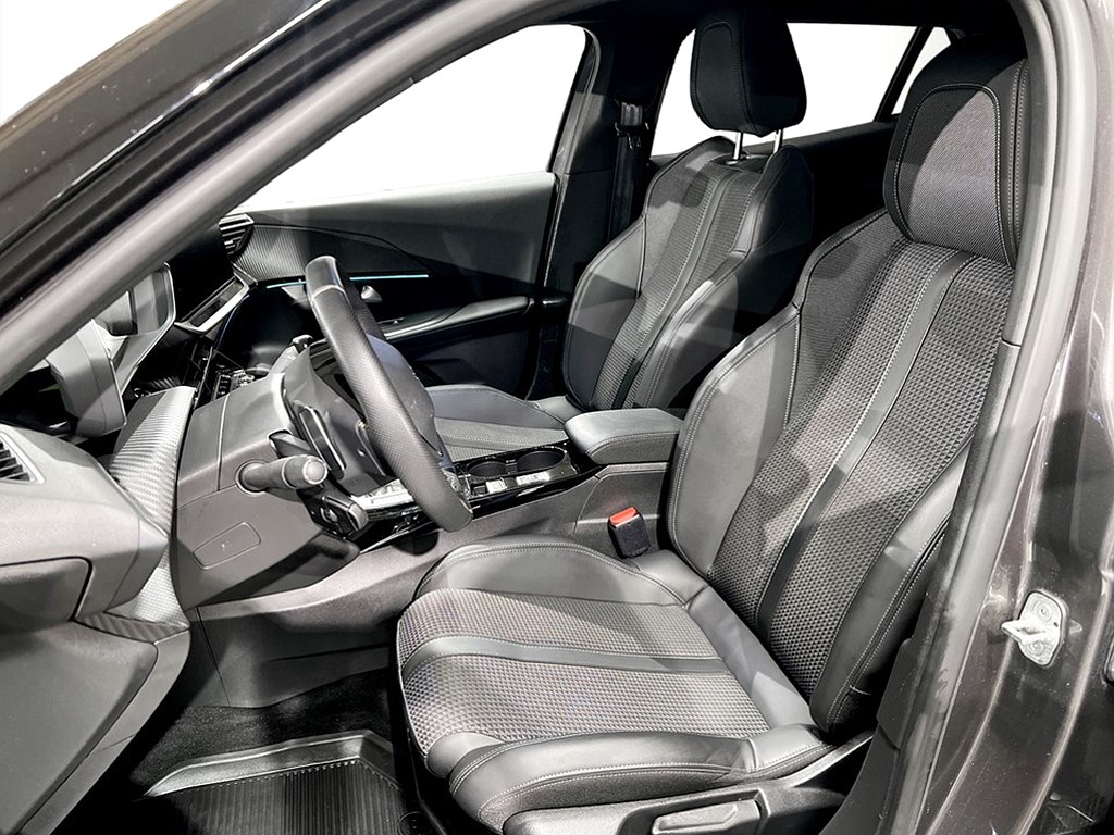 Bild på GT 1.2 PT 130hk Aut - B-KAMERA,NAV,CARPLAY