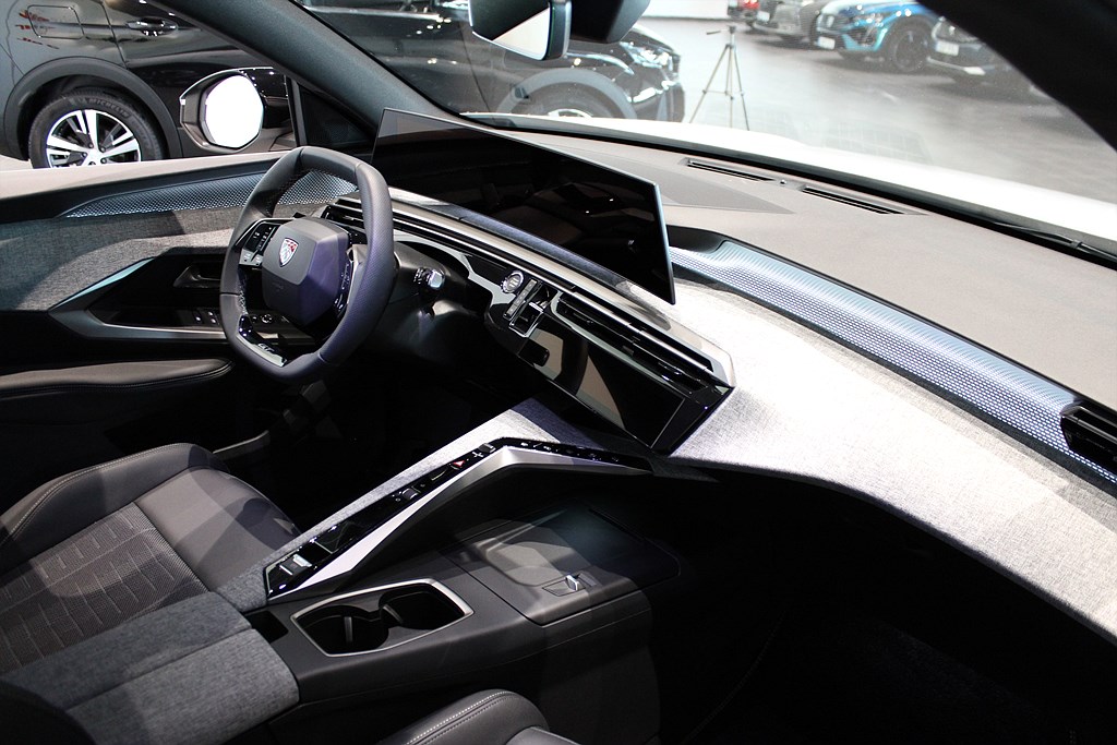 Bild på GT Hybrid 145hk Aut - B-KAMERA,CARPLAY,NAV