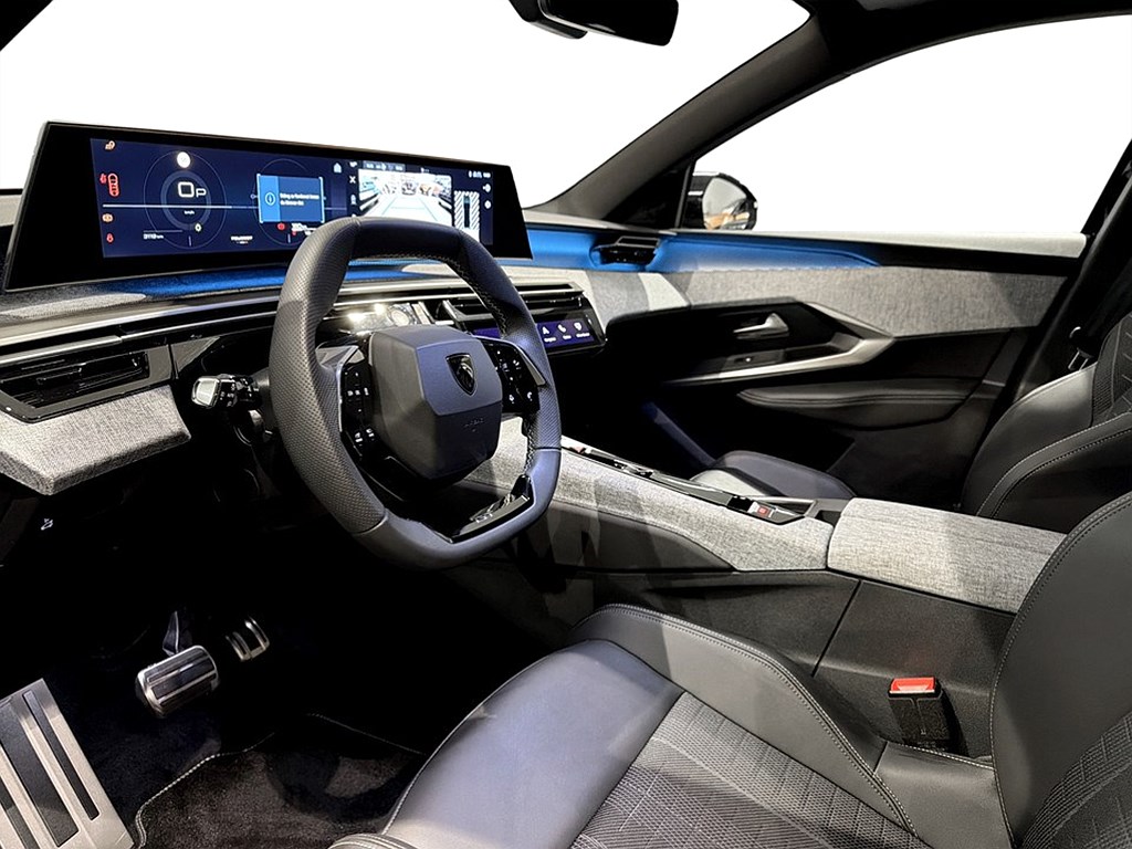 Bild på GT Hybrid 145hk Aut - B-KAMERA,NAV,CARPLAY