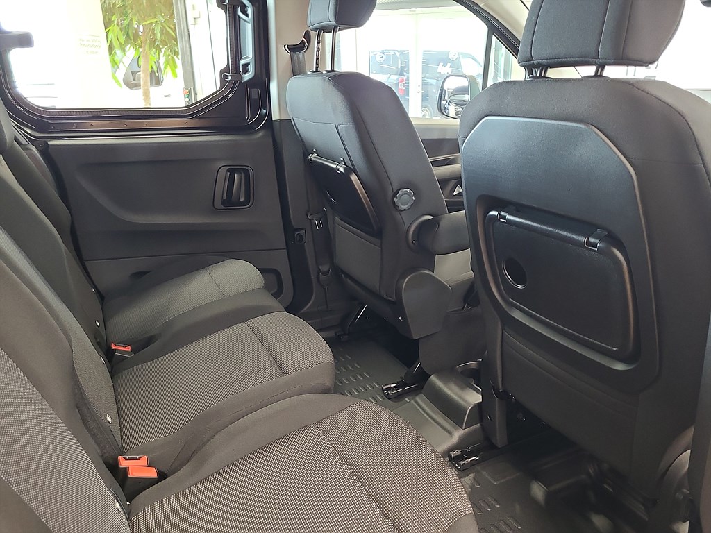 Bild på Crew Cab 1,5 BlueHDi 130hk Aut - OMGÅENDE LEVERANS!